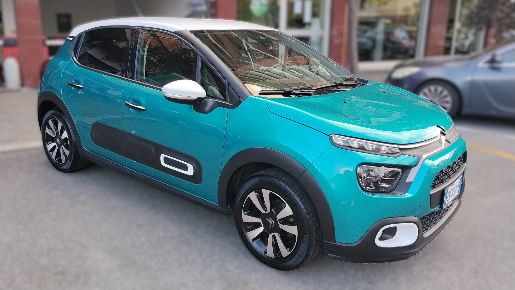 Citroen C3 1.2 83cv Shine usata